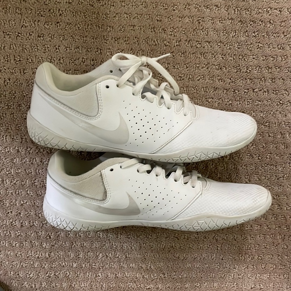 Nike sideline cheer shoe